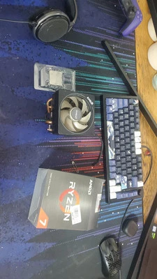 Ryzen 1400 with Wraith prism cooler rgb - Image 1 of 4