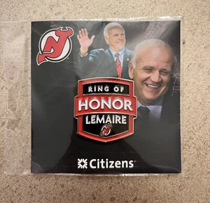Jacques Lemaire NJ Devils 2025 Ring Of Honor Pin - NEU Neu in Verpackung - Bild 1 von 2