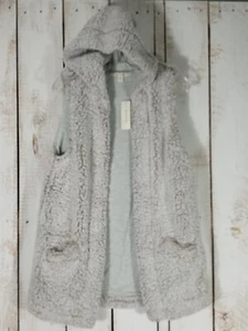 NWT Sherpa Hooded Vest Sz SMALL Soft Cozy Comfy Womens Spring and Fall Jacket - Picture 1 of 7