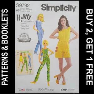 Tuta vintage Simplicity Pattern #S9792 (repro anni 60 di #7133) taglie 6-14 NON TAGLIATA - Foto 1 di 7