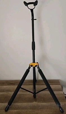 Hercules DS580B Cello Stand with Auto Grip System Fits 1/4 3/8 1/2 3/4 7/8 4/4 - Image 1 of 4