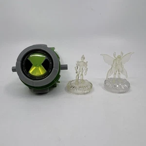 Ben 10 2008 CN Ultimate Omnitrix Uhr + 2 verschiedene Alien Kristall Figuren - Bild 1 von 11