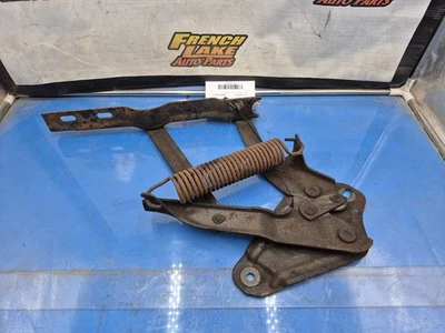 Шарнир правого капота для пассажира подходит для 1973 BUICK REGAL 1292953 - Изображение 1 из 4