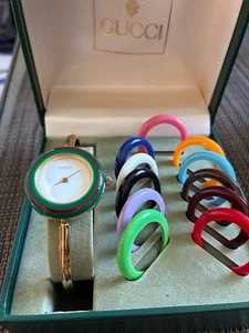 Gucci Change Bezel 12 Metall Silber Quarz getestet aus Japan - Bild 1 von 10