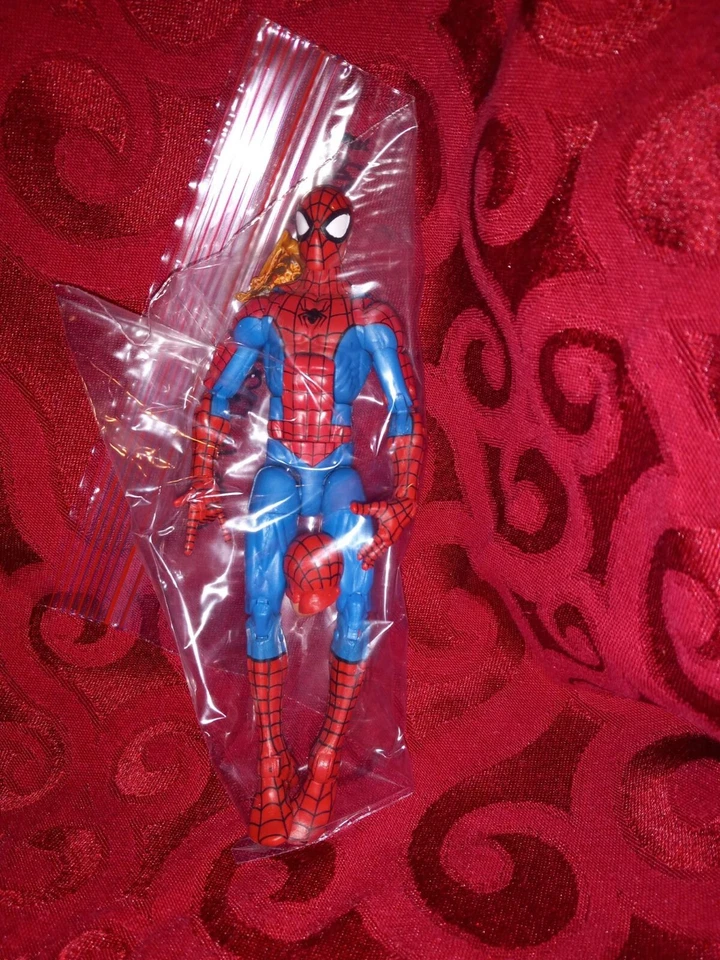 Boneco de ação retrô Marvel Legends Pizza Spider-Man  - Imagem 1 de 1