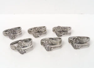 1847 ROGERS BROS. AI PLATA CUCHARA SERVILLETA ANILLO SOPORTES JUEGO DE 6 MONOGRAMAS - Imagen 1 de 6