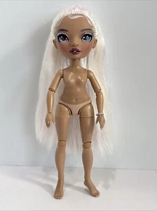 Rainbow High Holiday Special Edition Roxie Grand Nude Articulated Fashion Doll - Bild 1 von 12