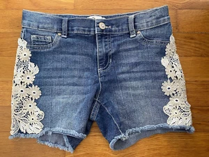Jordache Girls Size 12 Lace Flowers Fray Hem Denim Midi Jean Shorts - Picture 1 of 9