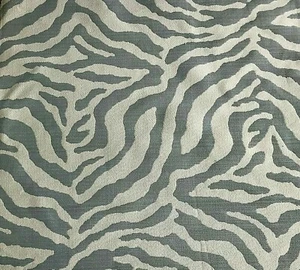 Kravet Fabric Remnant Grey Ivory Fabric Quilting Craft Sewing Remnant 24"x24" - Picture 1 of 4