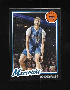 2025-26 Topps Cooper Flagg RC 45th Anniversary - Dallas Mavericks - Bild 1 von 2