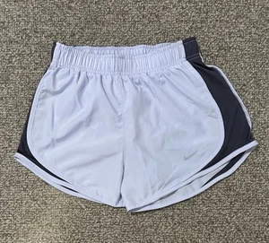 Pantalones cortos para correr Nike Dri-Fit tiro medio para mujer XS púrpura 3” atléticos ligeros - Imagen 1 de 8