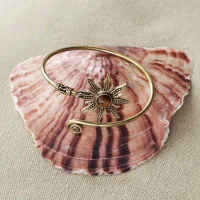 Armreif Metall gold verstellbar Sonne mit Stein braun Armband Armschmuck Modesch - Bild 1 von 2