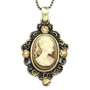 Pequeño Lindo Collar Colgante Camafeo Marrón Dije Antiguo Tono Dorado e2 - Imagen 1 de 3