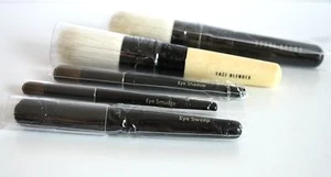 NUOVO PENNELLO TRUCCO BOBBI MARRONE Blush, fondotinta o ombretto - Foto 1 di 12