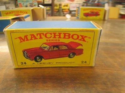 Matchbox 24 Rolls Royce Silver Shadow Magenta - EX - Image 1 of 4