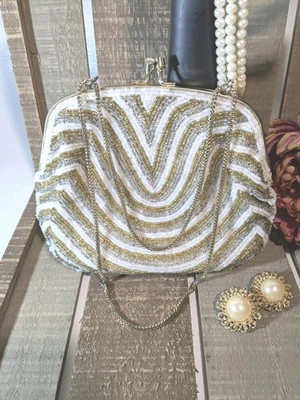 LOTE de accesorios de bolso de boda nupcial vintage con cuentas plateado y dorado Foto 1 de 4