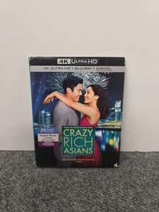 Crazy Rich Asians - 4k Ultra HD / Blu Ray + Schutzhülle - Bild 1 von 8