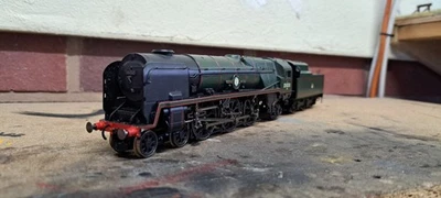 Hornby Rebuilt Merchant Navy DCC Ready BR Green - Image 1 of 4