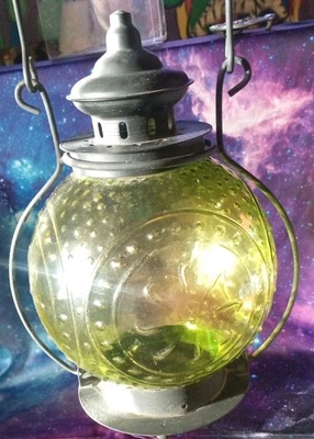 Linterna de vela colgante/de pie globo de vidrio redondo en relieve verde de colección con mango Foto 1 de 4