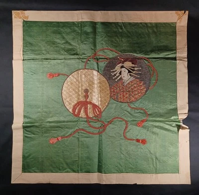 Antiguo panel de bordado Fukusa de seda japonesa, 28,75" X 28,5" Foto 1 de 4
