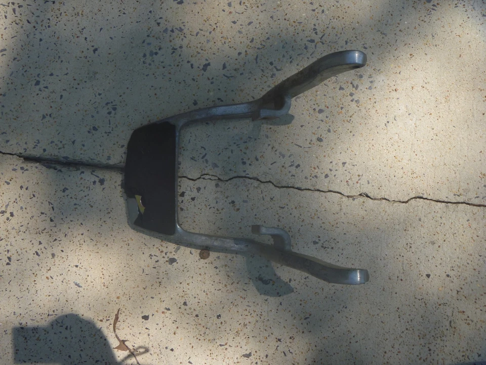 Respaldo asiento trasero Virago 95-00 Yamaha XV535 535 DE FÁBRICA FABRICANTE DE EQUIPOS ORIGINALES Foto 1 de 1