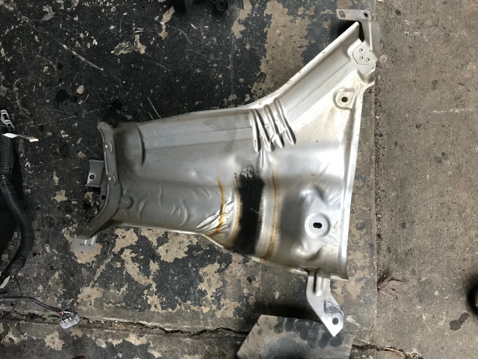 Protector térmico escape Subaru Impreza WRX STI 2008-2014 OEM 08-14 Foto 1 de 1