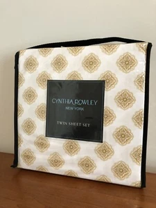 Neu Cynthia Rowley 3-teiliges Twin-Laken-Set Gelbgold Medaillon & weiße Mikrofaser - Bild 1 von 2
