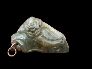 Carved Jade(?) Sleeping Cat Pendant And Leaf Approx 1.5" Long J4 - Picture 1 of 3