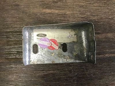 NOS 1988 1989 Lincoln Continental Front Fender Mounting Bracket E8OY-16C076-B - Image 1 of 1