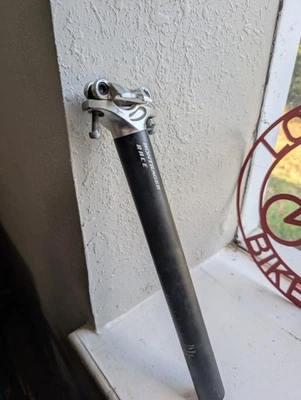 Tija de sillín Bontrager Race con abrazadera 31,6 aluminio color verdoso Foto 1 de 3