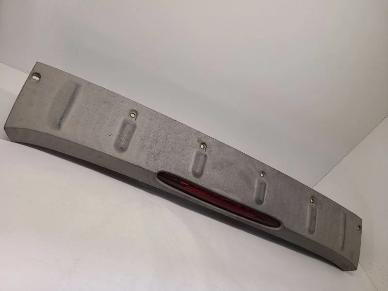 2003-2006 Chevrolet Avalanche 1500 Center Bridge Spoiler W 3rd Brake Light  Foto 1 de 4