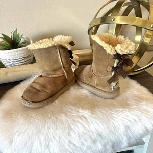 UGG Toddler  #3280T Size 10 Bailey Bow Boots Chestnut - Picture 1 of 7