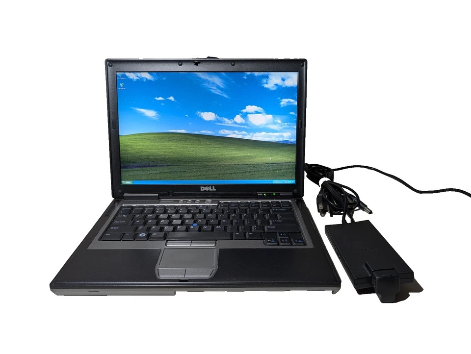 14.1" Dell Latitude D630 | C2D T7500 1GB RAM 40GB HDD | 1440x900 XP 32-Bit Retro Foto 1 de 4
