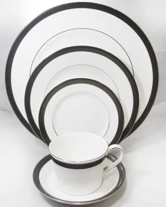 METROPOLIS by Wedgwood 5 Piece Place Setting NEW NEVER USED made in England - Picture 1 of 11