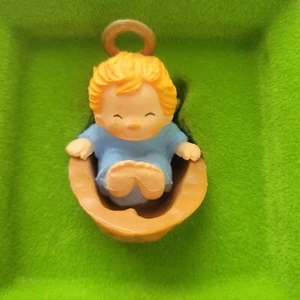 Vintage Hallmark Angel Delight Ornament Walnut Shell Nutshell 1979 Keepsake - Picture 1 of 5