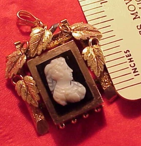 Antique VINTAGE 1 inch Victorian Hardstone Cameo Gold Filled Locket Pendant - Picture 1 of 10