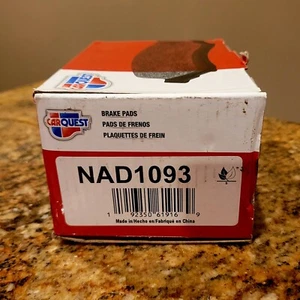 Disc Brake Pad Set-Standard Organic Rear Brake Pads CARQUEST NAD1093 *NEW - Picture 1 of 3
