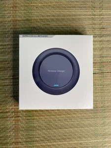 Wireless Fast Charger 15W Mobile Phone Charging Pad Universal Samsung iPhone New - Picture 1 of 4
