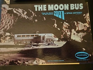 Kit modellino autobus Aurora The Moon 1969 vintage dal 2001 film Odissea nello spazio - Foto 1 di 7