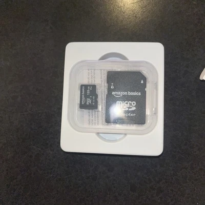 Adaptador de tamaño completo para tarjeta de memoria Micro SDXC Amazon Basics 128 GB Foto 1 de 2