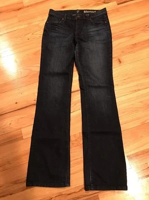 Pantalones de mezclilla para mujer NY&Co tiro bajo corte bota azul oscuro talla 6 nuevos sin etiquetas Foto 1 de 4