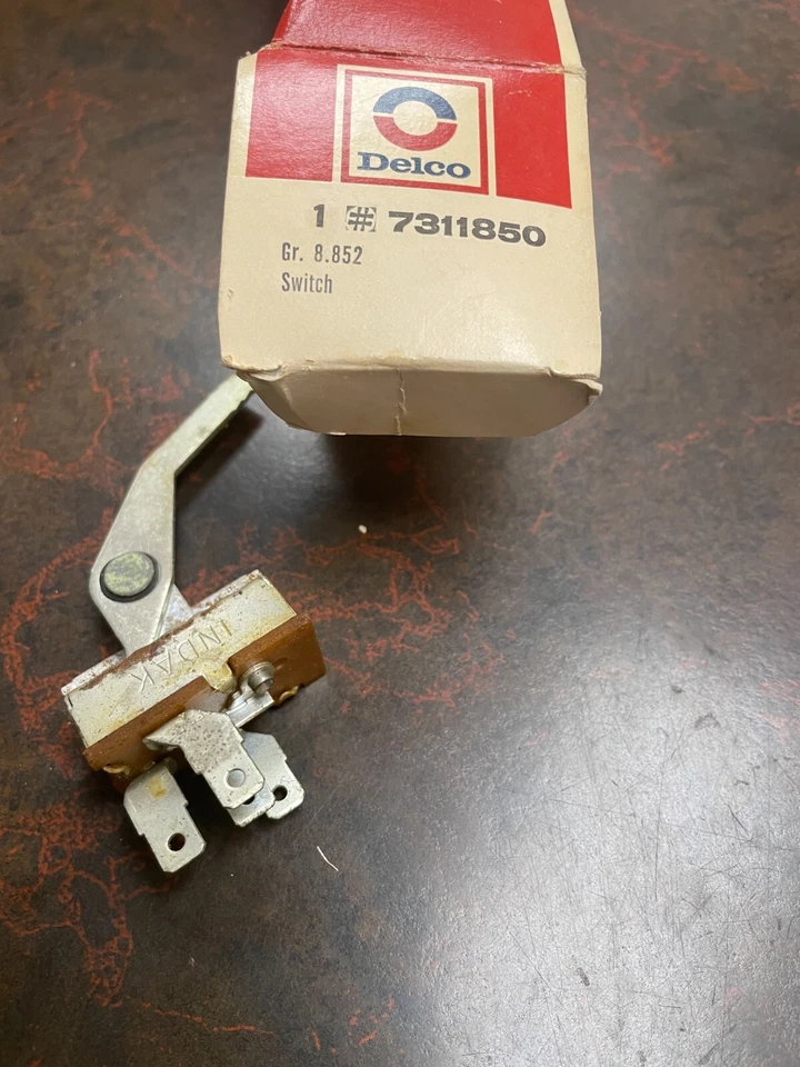 Interruptor ventilador somente aquecedor Pontiac GTO 1970 1971 1972 7311850 GM - Imagem 1 de 1