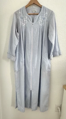 Roupão de camisola Miss Elaine vintage listrado M Seersucker Prairie Homestead - Imagem 1 de 4