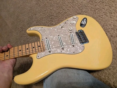 Fender Stratocaster MIM 2015 vintage white upgraded pickups - Image 1 of 4