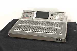 Roland M-400 48-Kanal Live Digital Mischpult CG01RKS - Bild 1 von 14