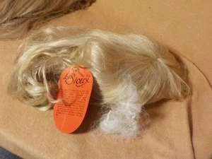 Drei Puppenperücken, Gr. 14-15: Dollspart, LaSioux, Global Dolls, alle blond - Bild 1 von 6