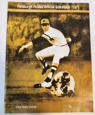 1971 Pittsburgh Pirates Official Scorebook Three Rivers Stadium Philadelphia - Image 1 of 4
