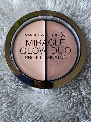 Max Factor X Miracle Glow Duo Pro Illuminator Medium - Image 1 of 2