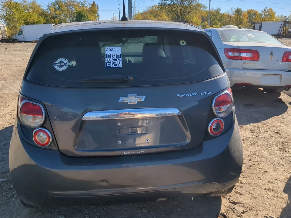 2012-2018 Chevrolet Sonic Trunk/decklid/hatch/tailgate Oem QI8IH — 第 1/1 张图片
