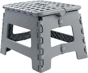 Armo® Klapphocker Trittstufe (grau) Zustand neu aber am Botto etwas abgebrochen - Bild 1 von 1